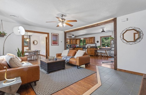 Preston House | Spacious Private Home by TWO Casino