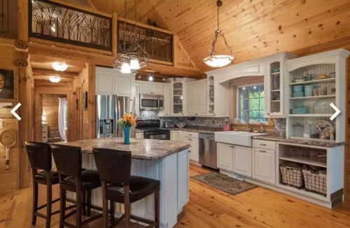 Bass Lake Cabin | Spacious Private Log Cabin off Bass Lake