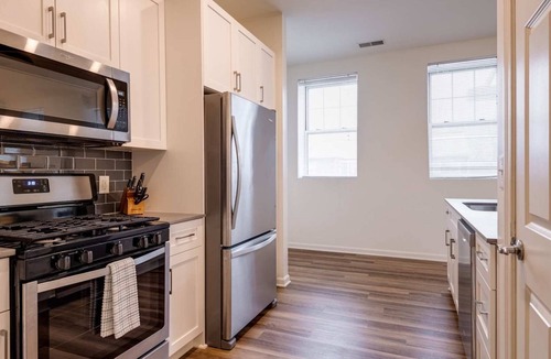 North Waltham Apartment | Spacious Private Luxury Apt