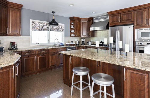 Magnesia Falls Cove House | Spacious Private Retreat with Mountain Views