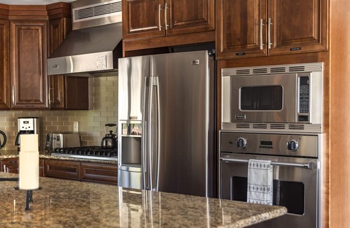 Magnesia Falls Cove House | Spacious Private Retreat with Mountain Views