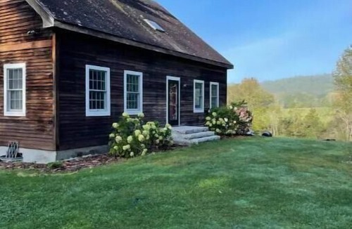 Putney House | Spacious Putney 3BR Ski House