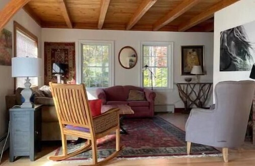 Putney House | Spacious Putney 3BR Ski House