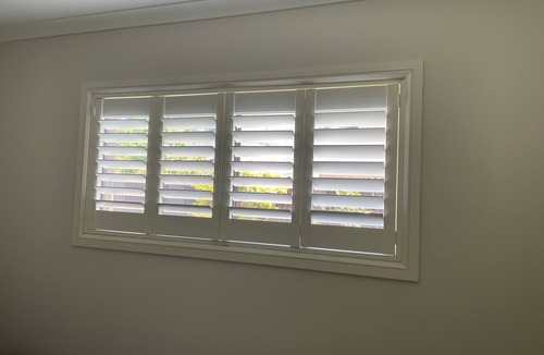 Truganina House | Spacious Queen Bedroom in Tranquil Oasis