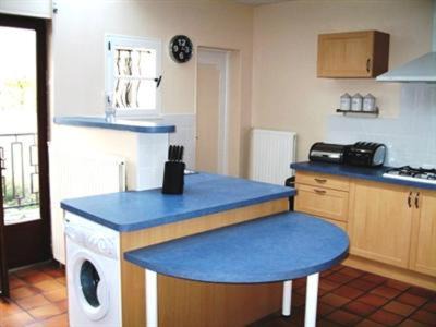 Saint-Quentin House | Spacious Quentoinise Town House