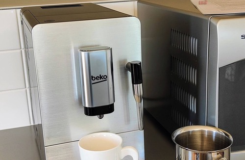 Kaikoura House | Spacious Quiet | 3BR | Decks | Wi-Fi | BBQ | Views