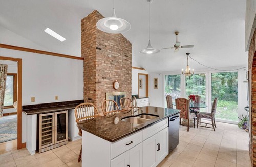 Lincoln House | Spacious, Quiet, 4BR+office, 1.5 acres yard