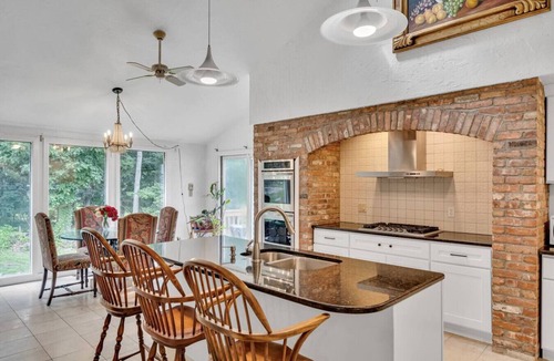 Lincoln House | Spacious, Quiet, 4BR+office, 1.5 acres yard