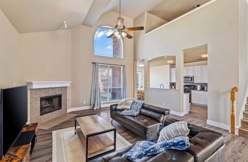 Northwest Carrollton House | Spacious Quiet 4BR Sleep 8 Fenced Backyard/Garage