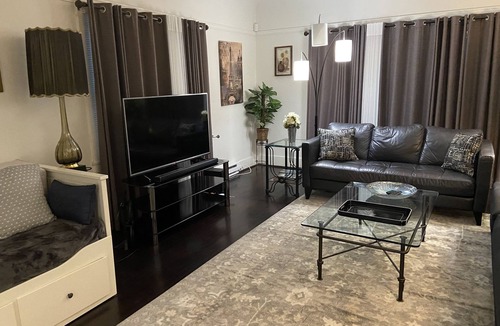 Civic Center Apartment | Spacious, Quiet, Peaceful One Bedroom Retreat -10 mins from UOP, Lodi Wineries!