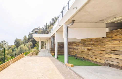 Saint Antoine House | Spacious, quiet Villa Niçoise with swimming pool