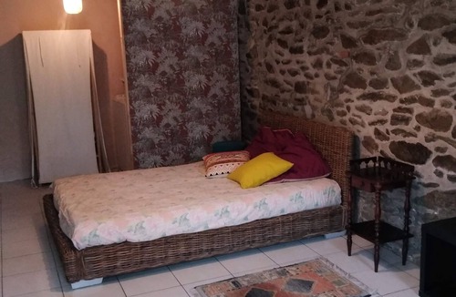 Le Minihic-sur-Rance Bed & Breakfast | Spacious room with direct access, right in the center, 5 minutes from the beach