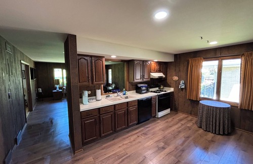 McHenry House | Spacious Ranch blocks away from downtown McHenry