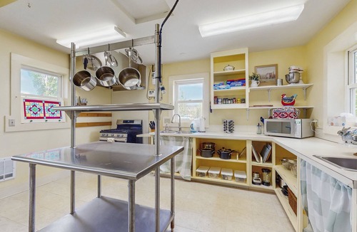 Crooked River Ranch House | Spacious Ranch Home on Long Hollow Ranch, w/hot tub, WiFi, access to trails