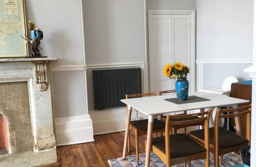 Hastings Apartment | Spacious Regency Apartment - Old Town