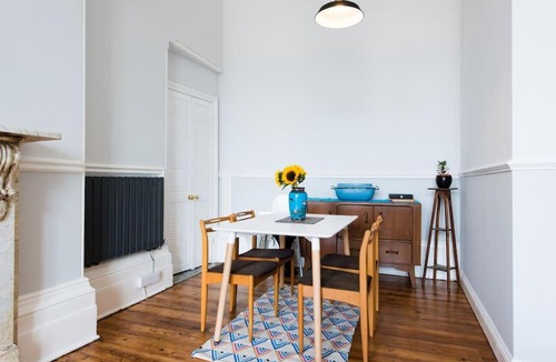 Hastings Apartment | Spacious Regency Apartment - Old Town