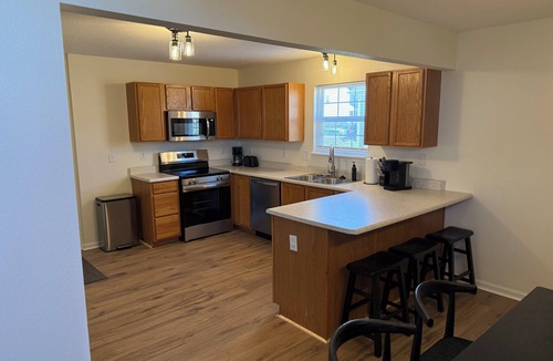 Whitestown House | Spacious & Relaxing 3BR w/Pond Views