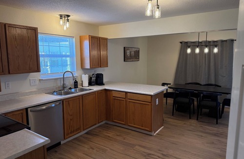 Whitestown House | Spacious & Relaxing 3BR w/Pond Views