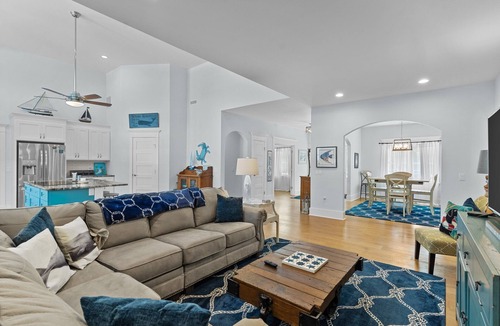 Southport House | Spacious & Relaxing with private pool!