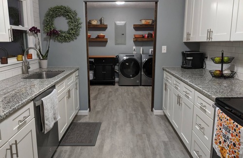 Georgetown House | SPACIOUS Renovated Home 2 Miles to ND Campus w/OUTDOOR TV, Firepit🔥, Big Yard