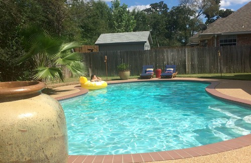 Edelweiss House | Spacious Rental with Pool 4 miles from A&M