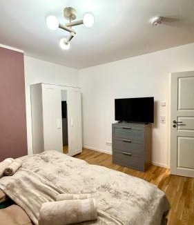 Bayreuth Apartment | Spacious Residenz Platz 2 Apartment in the city centre