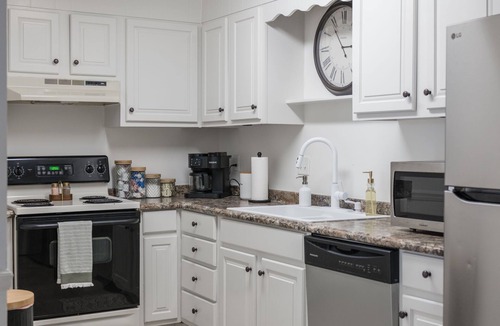 Vestavia Hills Apartment | Spacious Retreat Minutes from Samford