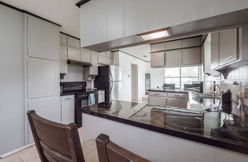 Southwest Arlington House | Spacious Retreat near✔️AT&T✔️Rangers Stadium✔️Six Flags✔️Ft.Worth & Dallas