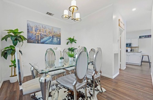 Allen House | Spacious Retreat Pool Oasis PingPong Sleeps16
