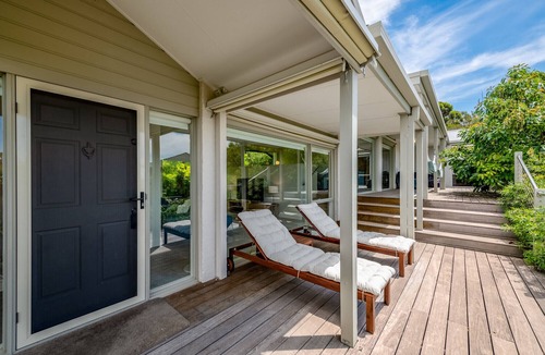 Dromana House | Spacious retreat with ocean views