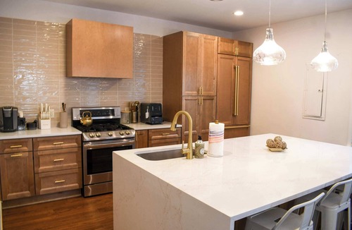 Mechanicsville House | Spacious Retro Home for Groups