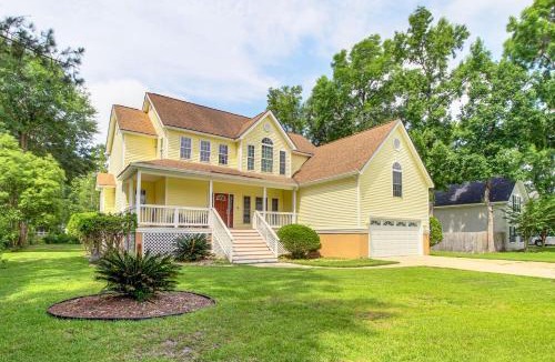 Richmond Hill House | Spacious Richmond Hill Hideaway with Deck!