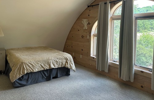 Viola House | Spacious River Retreat on the Kickapoo River