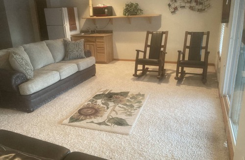 East Thermopolis House | Spacious River House minutes to Hot Springs & WY Dino Center
