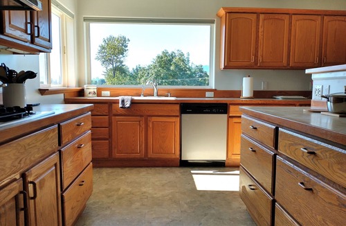 Springfield House | Spacious river view near stadium