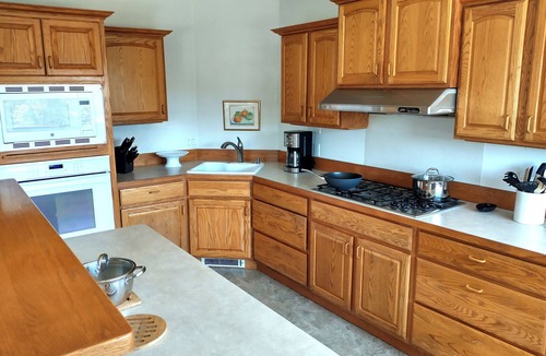 Springfield House | Spacious river view near stadium