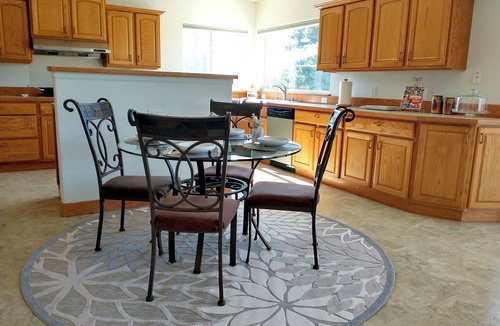 Springfield House | Spacious river view near stadium