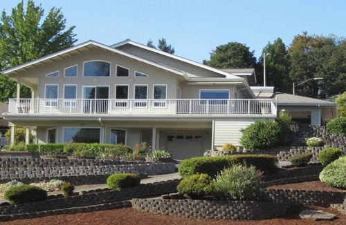 Springfield House | Spacious river view near stadium