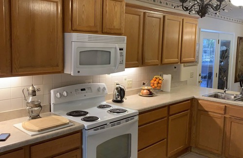 Mayfield House | Spacious Riverfront home. 10 Min to TC but far enough away from it all.
