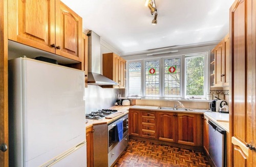 Seaford House | Spacious riverfront beach house getaway