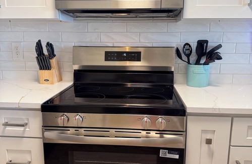 North Capitol Condo | Spacious Riverfront Condo 1 Mile to Broadway Free Covered Parking