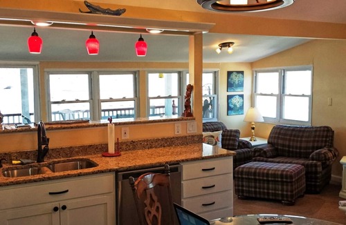 Winfield Cabin | Spacious Riverfront Perch/Easy Access to St.Charles less than 1 Hr to St. Louis