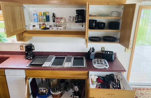 Homosassa House | Spacious Riverfront Retreat. Sunset views with private Dock, Sleeps 12.