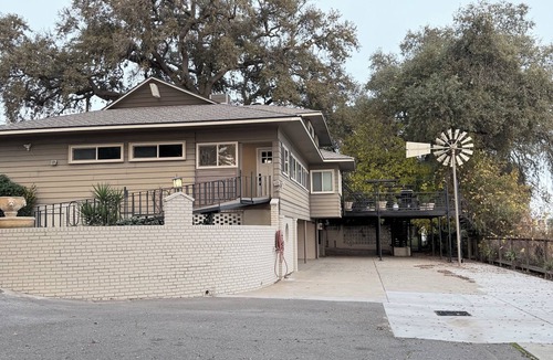 Willow Creek House | Spacious Riverfront Getaway 5 beds 3.5 bath & views