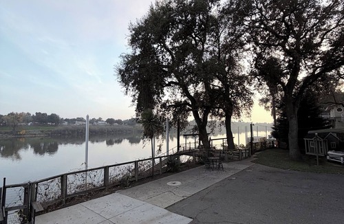 Willow Creek House | Spacious Riverfront Getaway 5 beds 3.5 bath & views