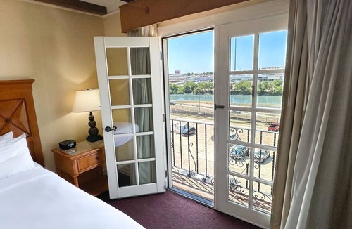 Western Division Hotel | Spacious Riverside 3 Suite with Grill & Bar, Two Pools, Hot Tub & Pet-Friendly