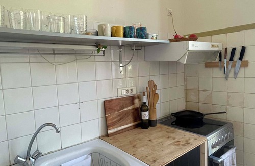 Cahors Old Town House | Spacious riverside getaway