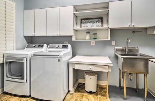 Rochester Cottage | Spacious Rochester Home w/Heated Pool & Hot Tub!