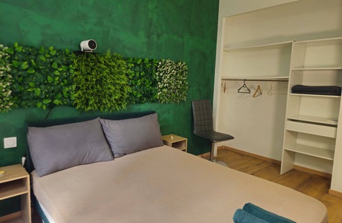Saint-Salvayre Bed & Breakfast | Spacious room