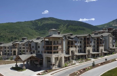 Park City Hotel | Spacious Room | Great Park City Location